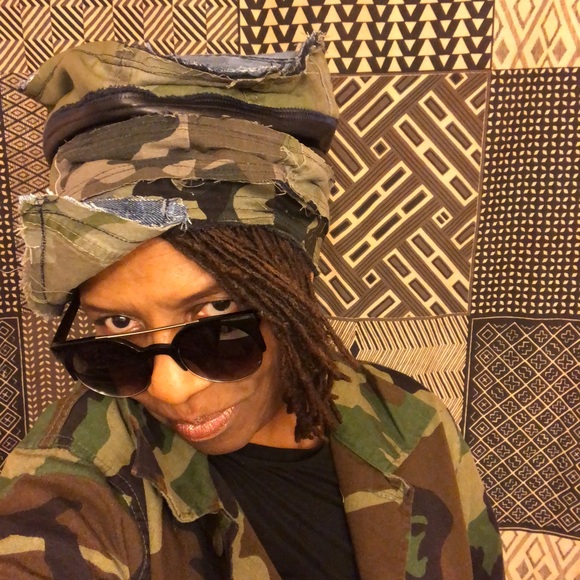 Meet your Posher, Pat - Picture 4 of 5